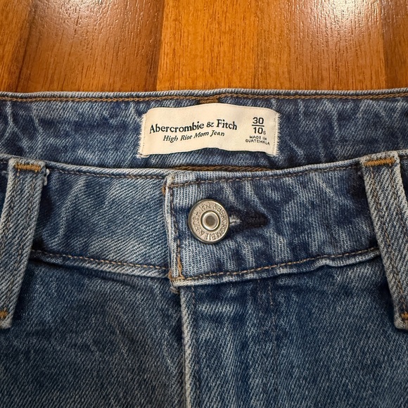 Abercrombie & Fitch High Rise Mom Curve Love Jeans 30 Short - Picture 4 of 7